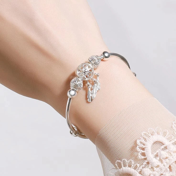 Bracelet Ajustable avec Breloques et Feuille en Argent