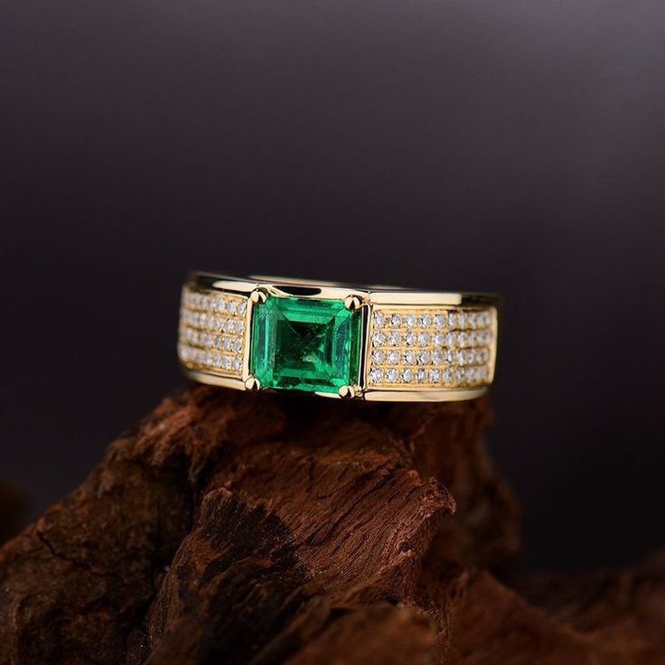 Bague vintage en or vert brillant