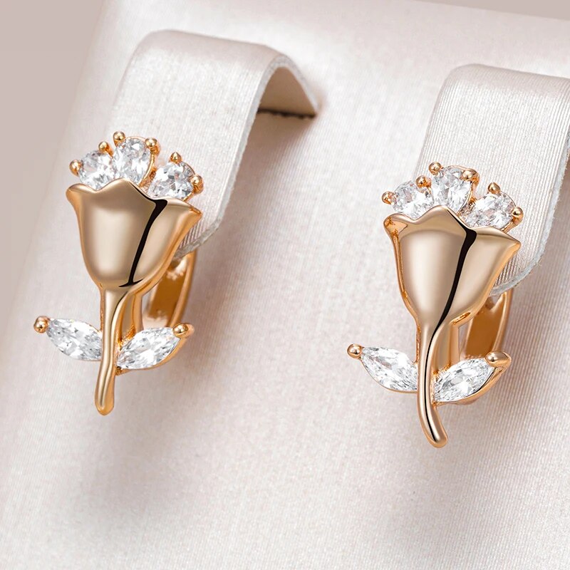 Boucles d'oreilles élégantes en rose dorée et brillante