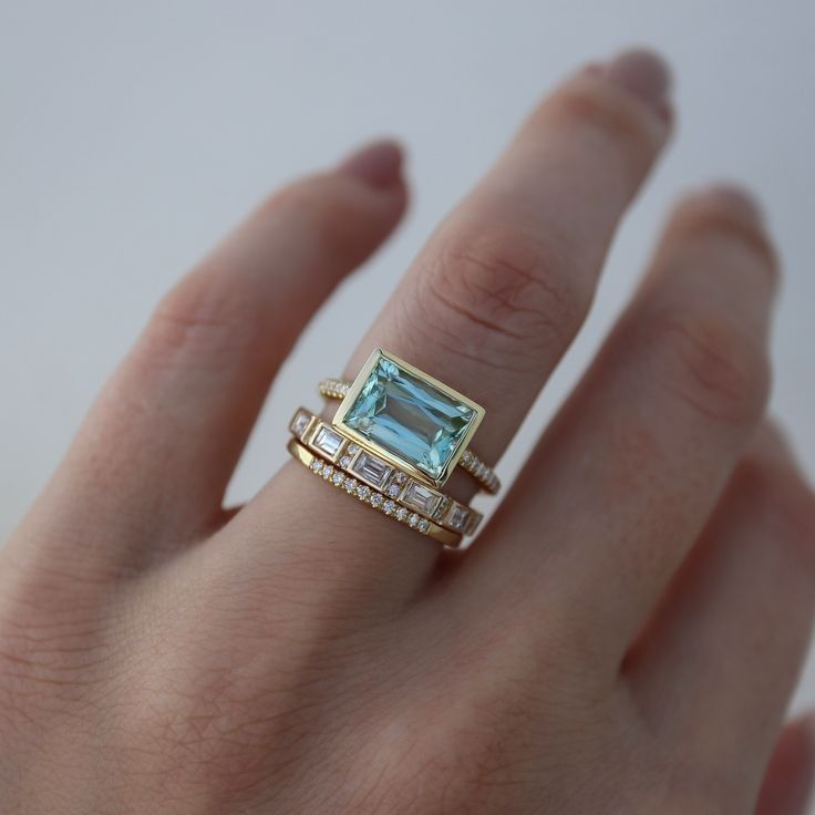 Bague vintage cristalline bleue