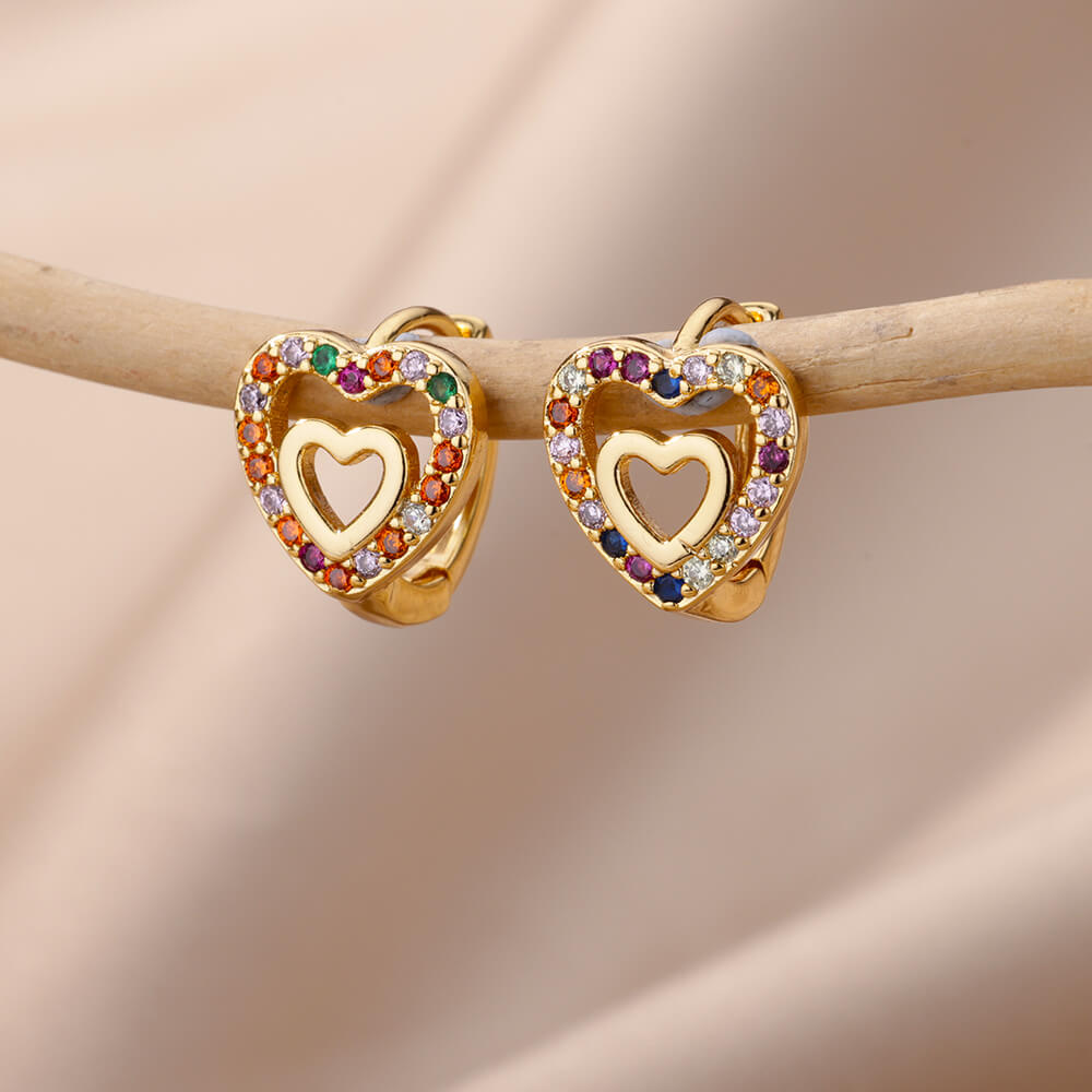 Boucles d'oreilles Minimalistes en Coeur avec Cristaux Multicolores en Or
