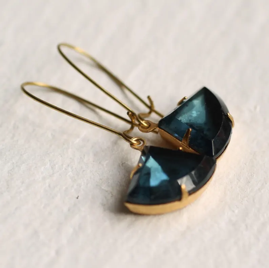 Boucles d'oreilles en Cristal Bleu Foncé et Or Vintage