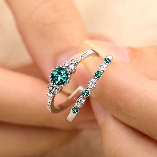 Bague en argent avec zircon vert