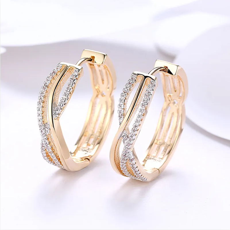 Boucles d'oreilles croisées élégantes et brillantes