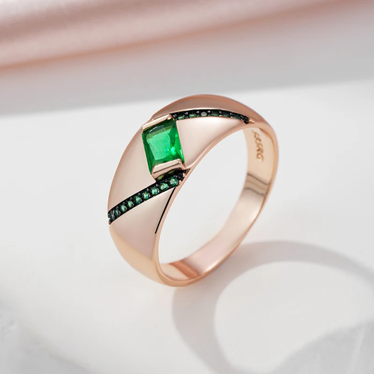 Élégante bague en cristal vert lumineux